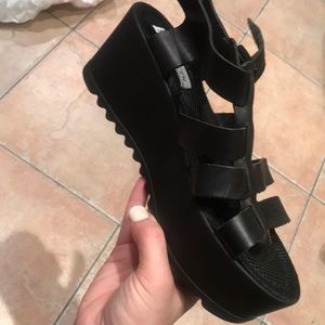 STEVE MADDEN New Sandals